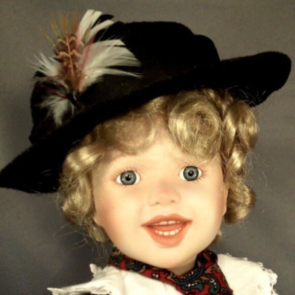 Vintage Ashton-Drake Galleries Porcelain Doll, Peanut, My Heart Belongs to Daddy - Picture 2 of 10